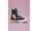 Questa nuova collezione Hello Kitty Converse è carina dalla testa ai piedi.