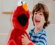Ridi di gusto con il giocattolo Just Play Elmo che fa il solletico!