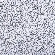 PlayBox: Set di perline in plastica infilabili con lettere, 250 pezzi